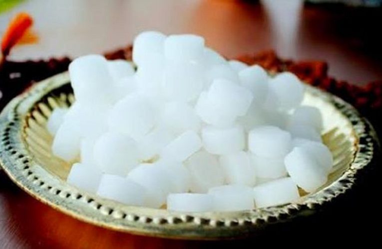 କର୍ପୂରରେ କେଉଁ ସବୁ ଗୁଣ ରହିଛି, ଜାଣନ୍ତୁ