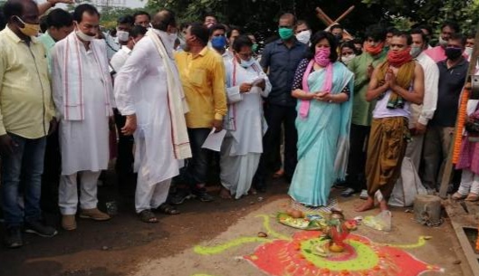 ହଂସପାଳ ଫ୍ଲାଏଓଭରର ଶିଳାନ୍ୟାସ କଲେ ଭୁବନେଶ୍ବର ସାଂସଦ ଅପରାଜିତା ଷଡ଼ଙ୍ଗୀ