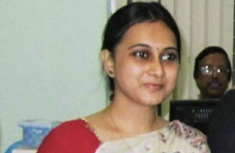 କରୋନା ନେଲା ଜଣେ ପ୍ରଶାସିକାଙ୍କ ମୁଣ୍ଡ