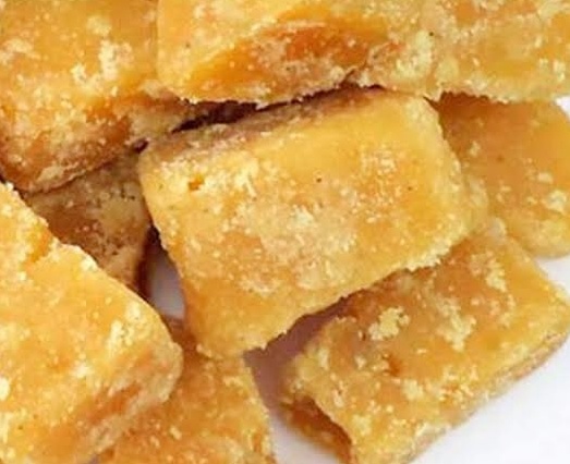 ଗୁଡରେ କି କି ଉପକାରୀ ଗୁଣ ରହିଛି, ପଢନ୍ତୁ