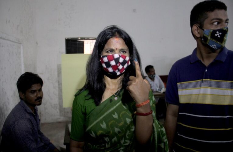 ଭୋଟ ଦେଲେ ଭୁବନେଶ୍ୱର ମେୟର ପ୍ରାର୍ଥୀ ସୁଲୋଚନା ଦାସ