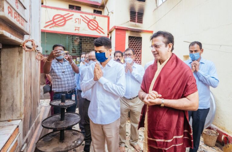 କଟକ ଚଣ୍ଡୀ ମନ୍ଦିରରେ 5T ସଚିବ